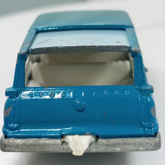 Vintage 1965 Lesney Matchbox Studebaker Lark Wagonaire Series #42 - Picture 7 of 9